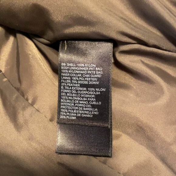 White North Face Vest - Size Large - Picture 6 of 6